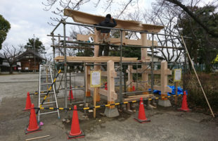 上大久保氷川神社の鳥居